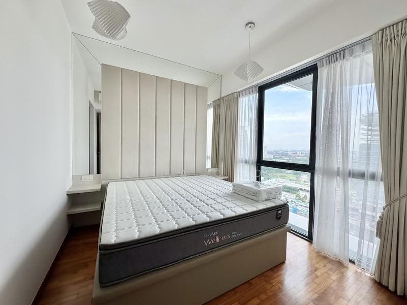 J Gateway, Boon Lay / Jurong / Tuas, 4 Bedrooms, 1,206 sqft, Condominium For Rent, by Linda Chow, 25493725 - Master Bedroom. 2025 bed set purchased - PropertyGuru.com.sg