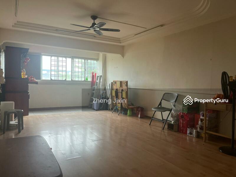 Living Hall (unfurnished)