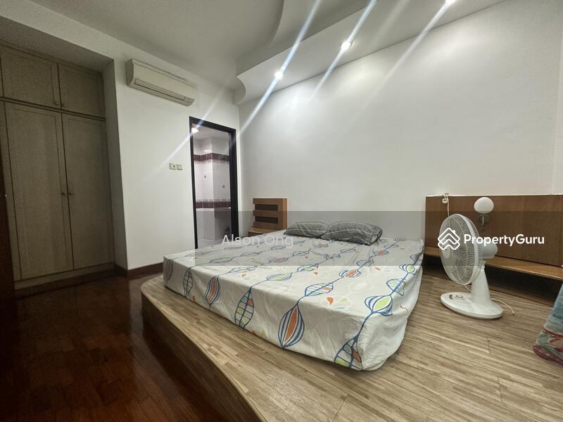 For Rent - Villa De West