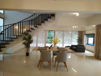 For Rent - ❤️❤️❤️2/s well maintained detached house in Greenleaf Place with land 11,440sf. 4BR+1with pool