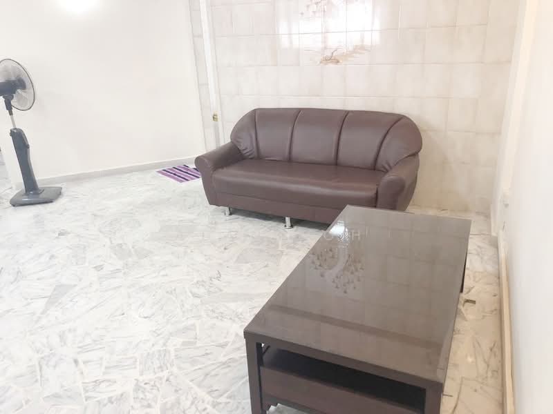 262 Bukit Batok East Avenue 4, 262 Bukit Batok East Avenue 4, 2 Bedrooms, 721 sqft, HDB Flat For Rent, by Alan Koh, 25497977 - PropertyGuru.com.sg