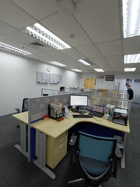Fitted office of 1486 sqft in Peninsula Plaza near City Hall MRT, North Bridge Road, 1,486 sqft, Office For Rent, by Chong Ming Siong Robin, 25498943 - Inside the office unit - CommercialGuru.com.sg