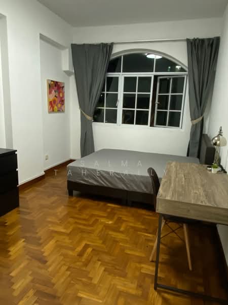 Versailles, 133 Hemmant Road, East Coast / Marine Parade, 3 Bedrooms, 1,442 sqft, Condominium For Sale, by Salma Taherally, 25499424 - PropertyGuru.com.sg