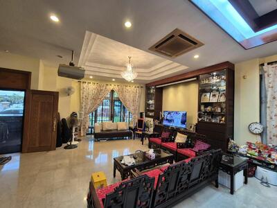 For Sale - ⭐️⭐️LANDED7772@ Huge Semi D, 6 rms, walk to mrt