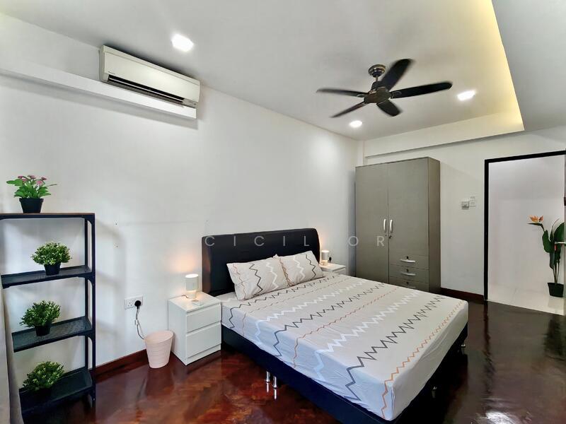 Kim Tian Road Room for Rent Near MRT with WIFI AC utility, Tiong Bahru, Kim Tian Road Jalan Membina, Room Rental, 170 sqft, Apartment For Rent, by . CICILIOR, 25500484 - Queen sized bed. $1999 - taken - PropertyGuru.com.sg