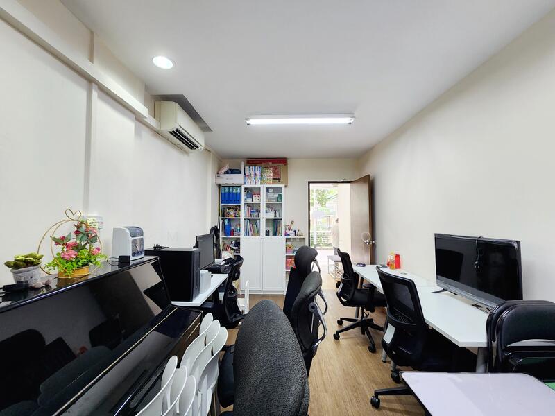 21 Ghim Moh Road, 21 Ghim Moh Road, Tanglin / Holland / Bukit Timah, 200 sqft, Shop / Shophouse For Rent, by Melvin Lo, 25501421 - CommercialGuru.com.sg