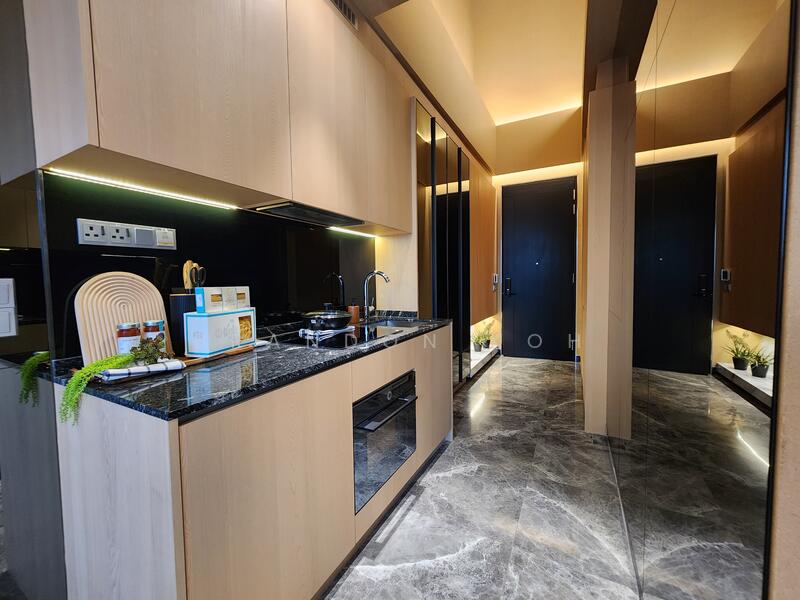 Midtown Bay, 122 Beach Road, 2 Bedrooms, 990 sqft, Condominium For Sale, by Brandon Koh, 25501553 - PropertyGuru.com.sg