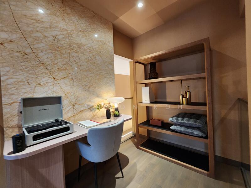 Midtown Bay, 122 Beach Road, 2 Bedrooms, 990 sqft, Condominium For Sale, by Brandon Koh, 25501553 - PropertyGuru.com.sg