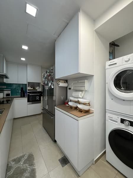 Pinetree Condo, 28 Balmoral park, 3 Bedrooms, 1,206 sqft, Condominium For Rent, by Ruby Lee, 25502390 - PropertyGuru.com.sg