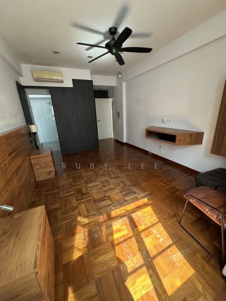Pinetree Condo, 28 Balmoral park, 3 Bedrooms, 1,206 sqft, Condominium For Rent, by Ruby Lee, 25502390 - Master bedroom without the bed - PropertyGuru.com.sg