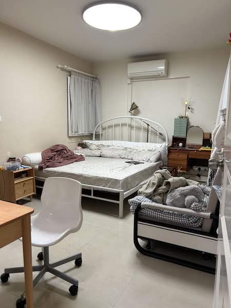 392 Bukit Batok West Avenue 5, 392 Bukit Batok West Avenue 5, 4 Bedrooms, 1,270 sqft, HDB Flat For Rent, by Eric Tay CK, 25503366 - PropertyGuru.com.sg