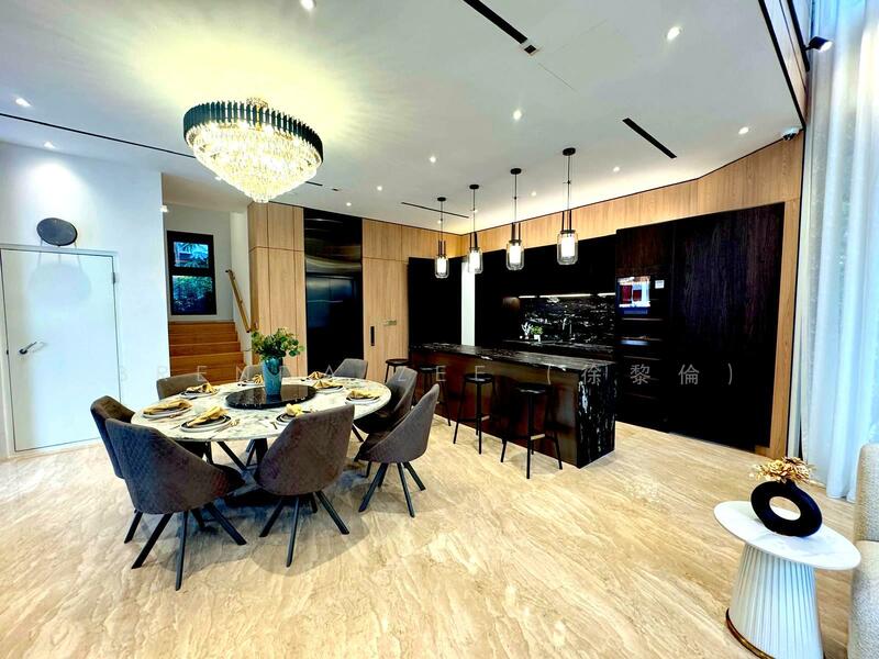 FERNHILL ROAD, Freehold Detached Bungalow for Sale