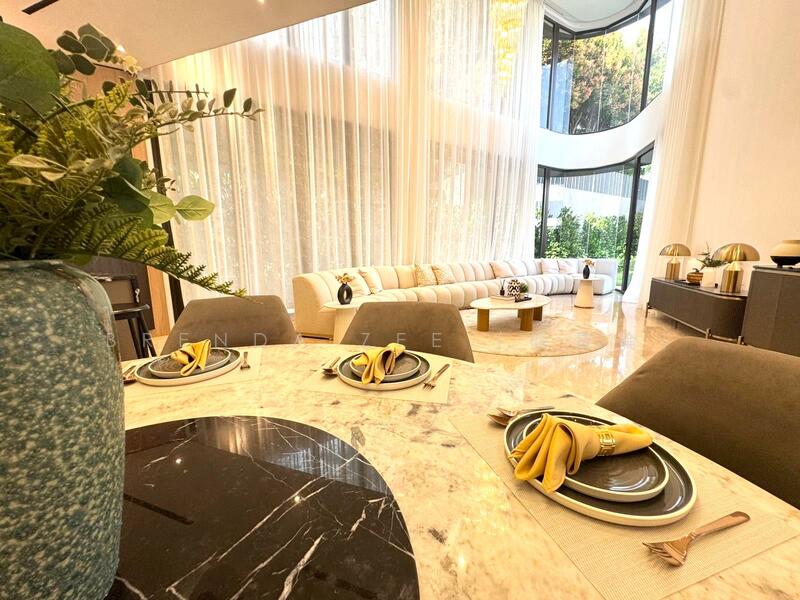 BRENDA ZEE 9450*9938 ✧ Exquisite Detached Bungalow in D10 ✧ Within 1km to SCGS, Fernhill Road, call Brenda Zee 94509938 to enquire, 6 Bedrooms, 7,942 sqft, Detached House For Sale, by Brenda Zee (徐黎倫), 25503848 - FERNHILL ROAD, Freehold Detached Bungalow for Sale - PropertyGuru.com.sg