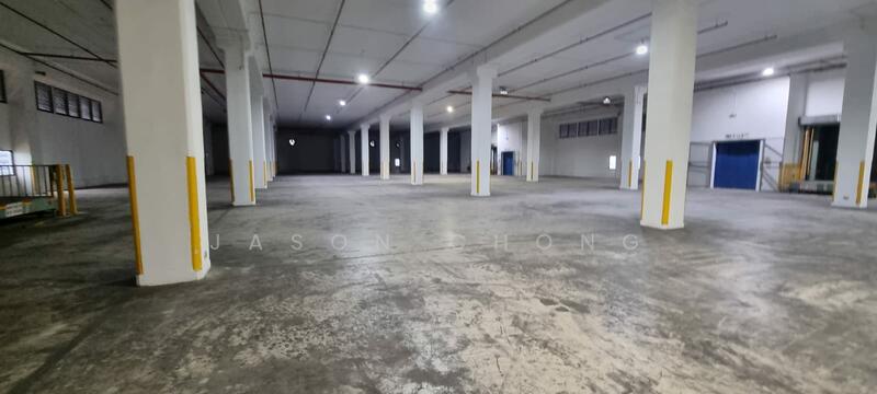 Warehouse, Standalone, Penjuru, ~$1.20psf, High Ceiling, Loading Bays, Warehouse, Boon Lay / Jurong / Tuas, 195,000 sqft, Warehouse For Rent, by Jason Chong, 25504482 - CommercialGuru.com.sg