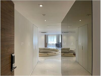For Rent - Renovated huge 2637sft 3bedrm poolview Orchard Stevens MRT fire rent!