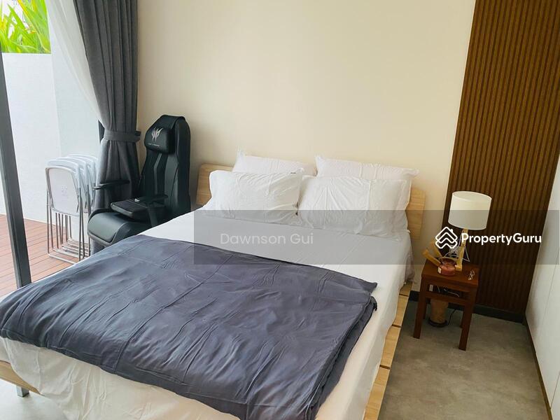 Master Room that can access out to Front Private Enclosed space as well. 