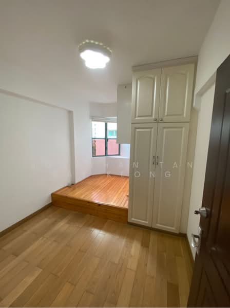 West Bay Condo, 50 West Coast Crescent, 2 Bedrooms, 850 sqft, Condominium For Rent, by Jonathan Tan Say Keong, 25505248 - PropertyGuru.com.sg