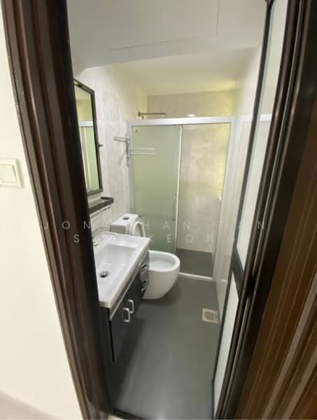 West Bay Condo, 50 West Coast Crescent, 2 Bedrooms, 850 sqft, Condominium For Rent, by Jonathan Tan Say Keong, 25505248 - PropertyGuru.com.sg