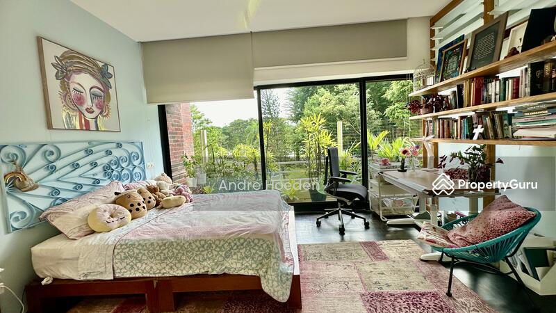 2nd Bedroom (Ensuite)