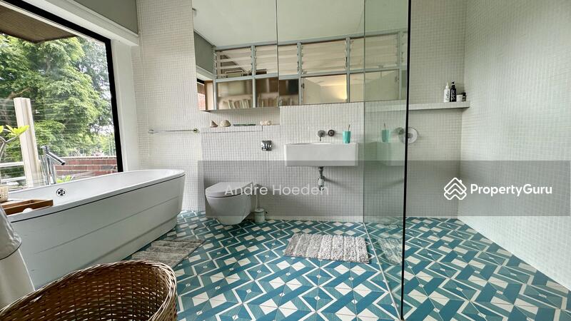 Ensuite Bathroom (2nd Bedroom)