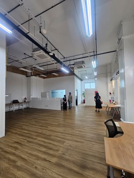 Interlocal Centre, 100G Pasir Panjang Road, 1,700 sqft, Light Industrial (B1) For Rent, by Benson Chan, 25505682 - CommercialGuru.com.sg