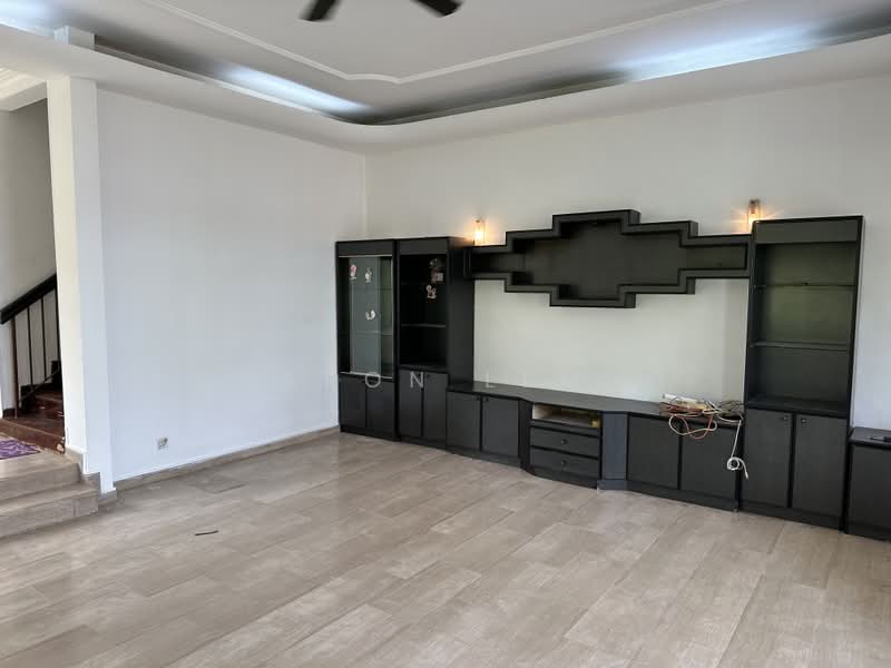 Corner Terrace near Kembangan MRT, Jalan Sentosa, 5 Bedrooms, 3,000 sqft, Terraced House For Rent, by Sharon Leong, 25506692 - PropertyGuru.com.sg