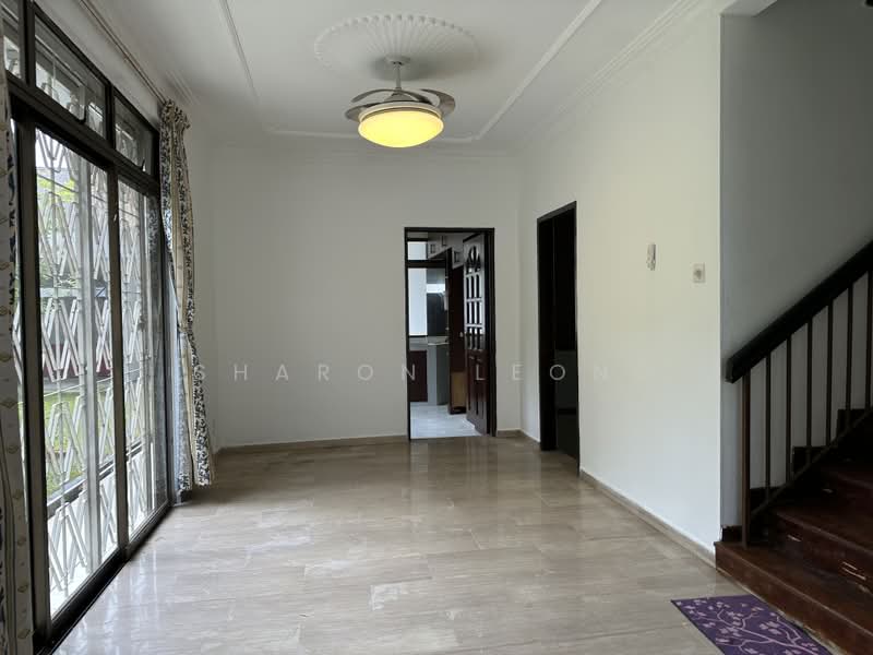 Corner Terrace near Kembangan MRT, Jalan Sentosa, 5 Bedrooms, 3,000 sqft, Terraced House For Rent, by Sharon Leong, 25506692 - PropertyGuru.com.sg