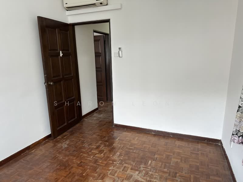 Corner Terrace near Kembangan MRT, Jalan Sentosa, 5 Bedrooms, 3,000 sqft, Terraced House For Rent, by Sharon Leong, 25506692 - PropertyGuru.com.sg