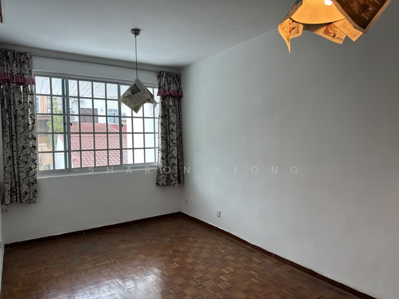 Corner Terrace near Kembangan MRT, Jalan Sentosa, 5 Bedrooms, 3,000 sqft, Terraced House For Rent, by Sharon Leong, 25506692 - PropertyGuru.com.sg