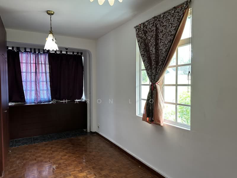 Corner Terrace near Kembangan MRT, Jalan Sentosa, 5 Bedrooms, 3,000 sqft, Terraced House For Rent, by Sharon Leong, 25506692 - PropertyGuru.com.sg