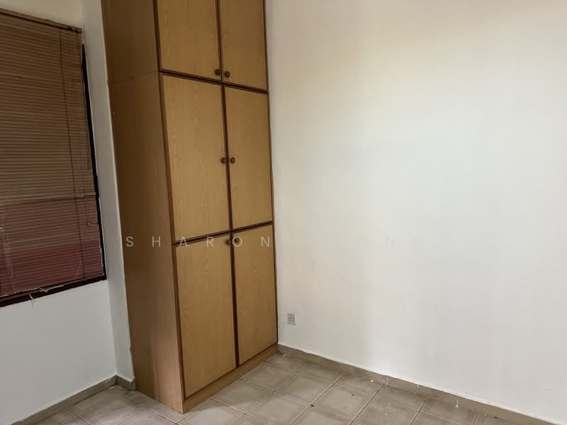 Corner Terrace near Kembangan MRT, Jalan Sentosa, 5 Bedrooms, 3,000 sqft, Terraced House For Rent, by Sharon Leong, 25506692 - PropertyGuru.com.sg