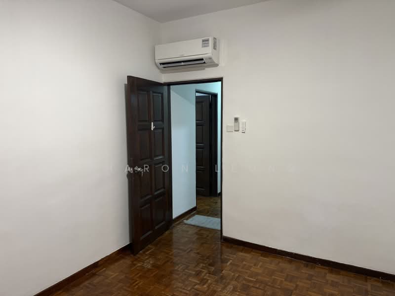 Corner Terrace near Kembangan MRT, Jalan Sentosa, 5 Bedrooms, 3,000 sqft, Terraced House For Rent, by Sharon Leong, 25506692 - PropertyGuru.com.sg