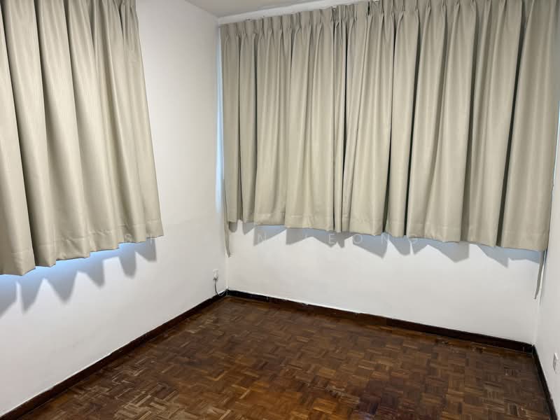 Corner Terrace near Kembangan MRT, Jalan Sentosa, 5 Bedrooms, 3,000 sqft, Terraced House For Rent, by Sharon Leong, 25506692 - PropertyGuru.com.sg