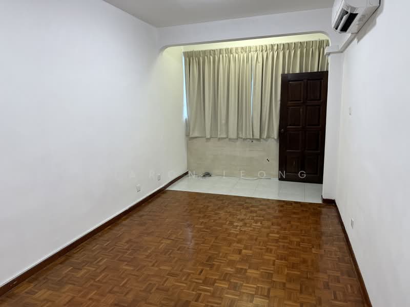 Corner Terrace near Kembangan MRT, Jalan Sentosa, 5 Bedrooms, 3,000 sqft, Terraced House For Rent, by Sharon Leong, 25506692 - PropertyGuru.com.sg