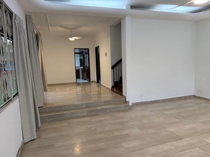 Corner Terrace near Kembangan MRT, Jalan Sentosa, 5 Bedrooms, 3,000 sqft, Terraced House For Rent, by Sharon Leong, 25506692 - PropertyGuru.com.sg
