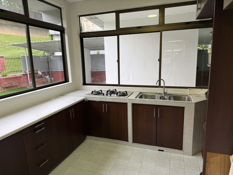 Corner Terrace near Kembangan MRT, Jalan Sentosa, 5 Bedrooms, 3,000 sqft, Terraced House For Rent, by Sharon Leong, 25506692 - PropertyGuru.com.sg