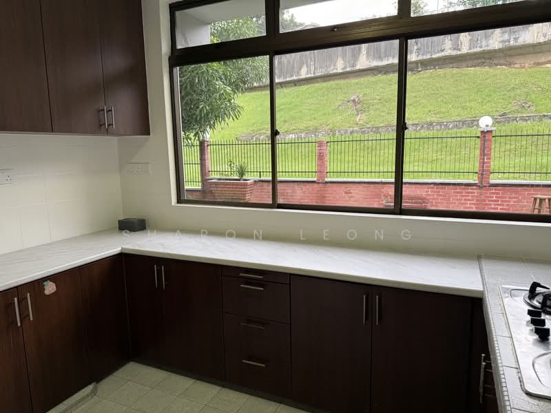 Corner Terrace near Kembangan MRT, Jalan Sentosa, 5 Bedrooms, 3,000 sqft, Terraced House For Rent, by Sharon Leong, 25506692 - PropertyGuru.com.sg