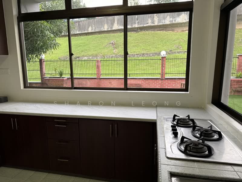 Corner Terrace near Kembangan MRT, Jalan Sentosa, 5 Bedrooms, 3,000 sqft, Terraced House For Rent, by Sharon Leong, 25506692 - PropertyGuru.com.sg