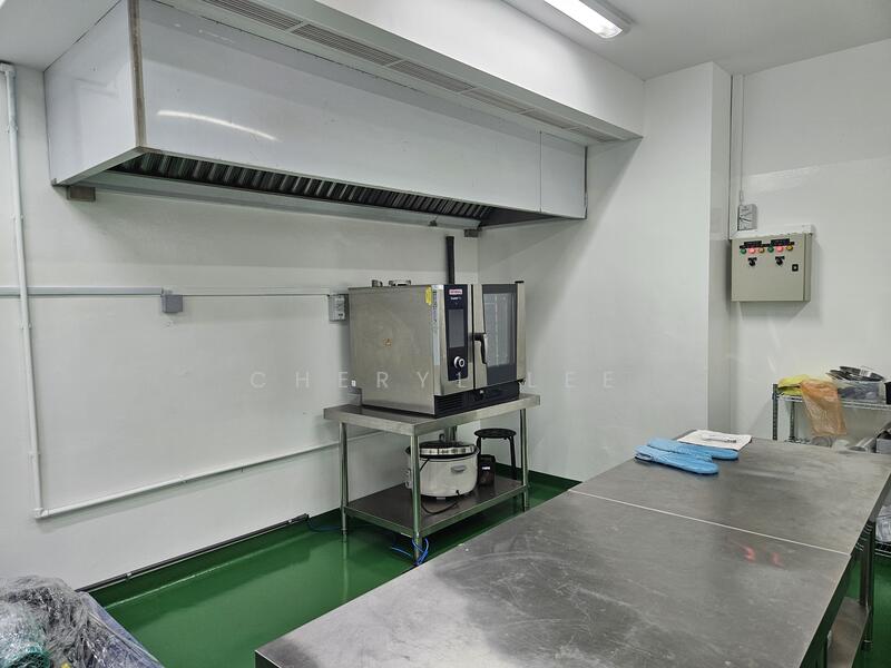 Kitchen East Zone Ground Floor Like Retail Huge Space For Container 食品厂出租地面层似零售可容10货柜, Eunos / Geylang / Paya Lebar, 6,000 sqft, Factory / Workshop (B2) For Rent, by Cheryl Lee, 25506712 - CommercialGuru.com.sg