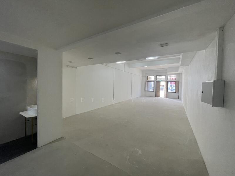 Ground Floor Along Main Road opposite Masjid Khadijah mosque, Geylang Road, Guillemard Road, Lorong 28 Geylang, Eunos / Geylang / Paya Lebar, 904 sqft, Shop / Shophouse For Rent, by Peter Yao, 25507165 - CommercialGuru.com.sg