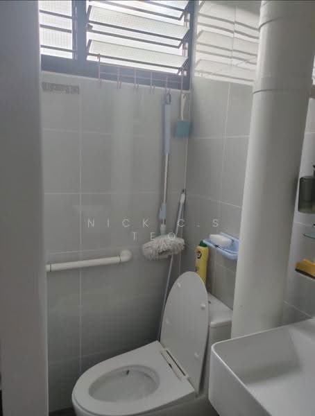 246 Bangkit Road, 246 Bangkit Road, Dairy Farm / Bukit Panjang / Choa Chu Kang, Room Rental, 110 sqft, HDB Flat For Rent, by Nick C.S Teo, 25507652 - Bathroom - PropertyGuru.com.sg