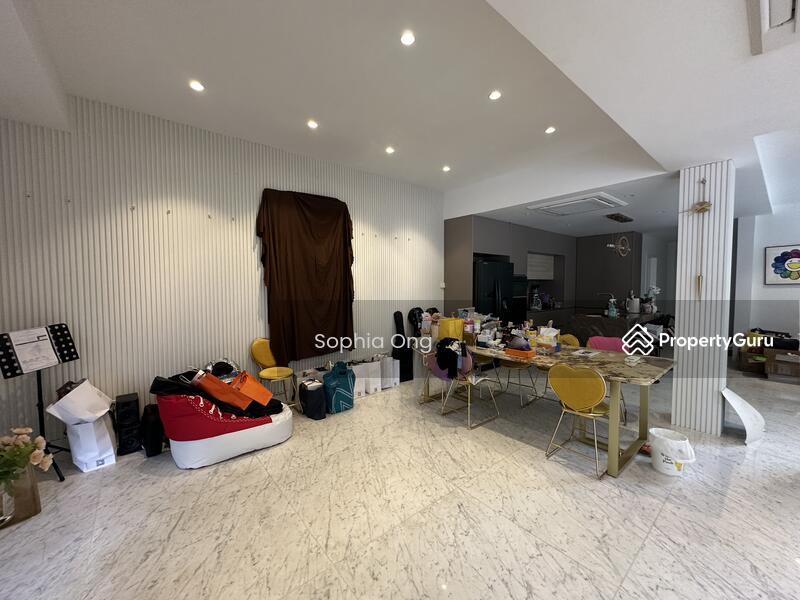 For Sale - ⭐⭐ 3 STOREY CORNER TERRACE @ PASIR RIS ⭐⭐