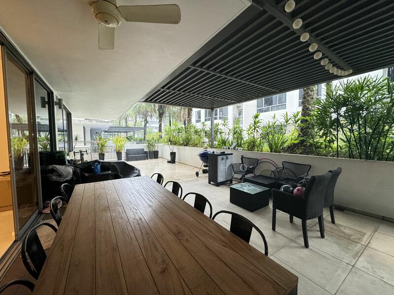 For Sale - Elliot at the East Coast