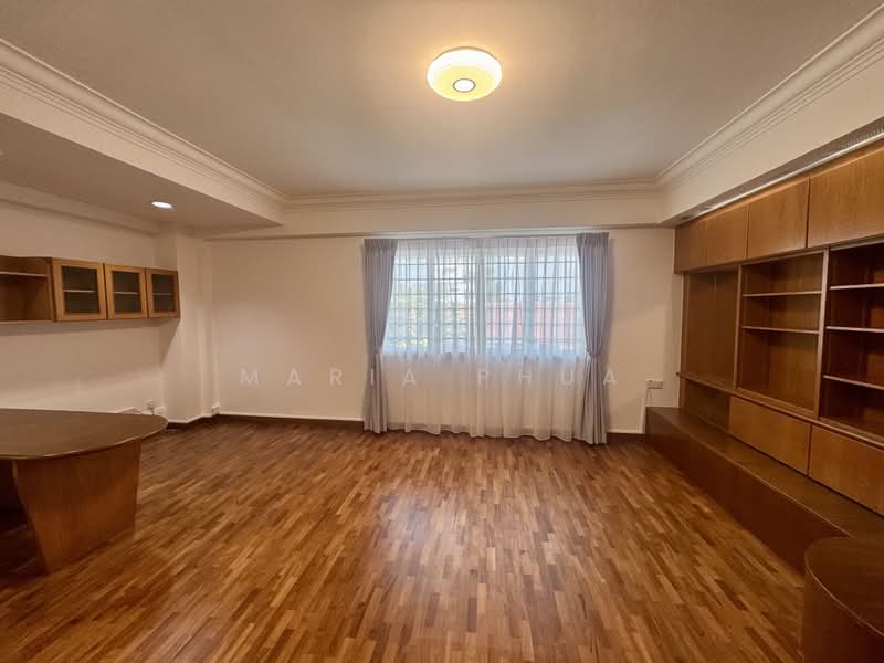 Saint Patrick's Row, , 4 Bedrooms, 2,513 sqft, Terraced House For Rent, by Maria Phua, 25509900 - 3rd floor - Bedroom 3 with attached toilet - PropertyGuru.com.sg