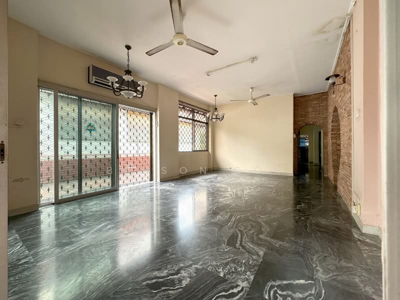 ★ Serangoon Garden Estate ★ 1sty Semi-D ★, Serangoon Garden Estate, 4 Bedrooms, 2,500 sqft, Semi-Detached House For Rent, by Benson Goh, 25511606 - PropertyGuru.com.sg