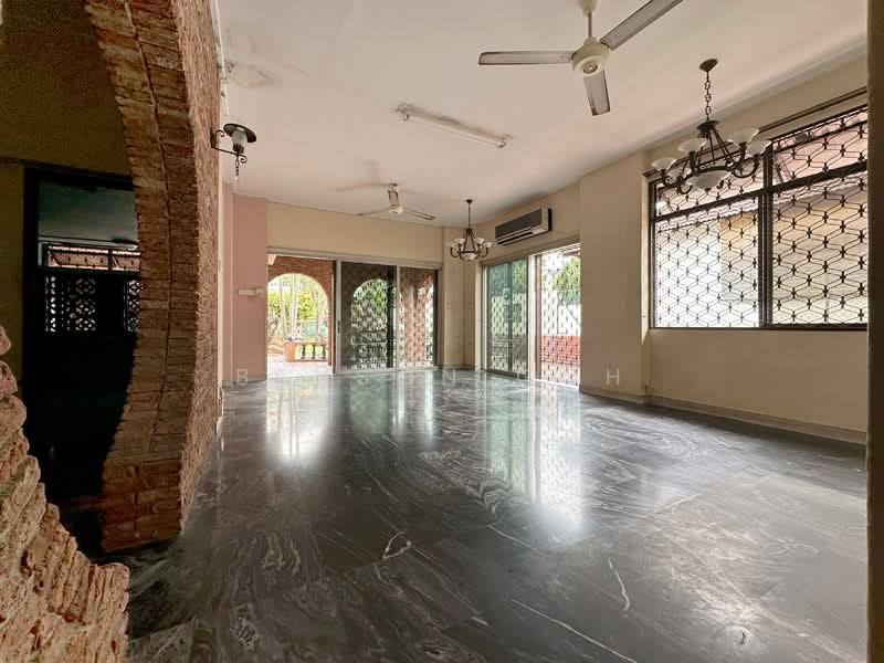 ★ Serangoon Garden Estate ★ 1sty Semi-D ★, Serangoon Garden Estate, 4 Bedrooms, 2,500 sqft, Semi-Detached House For Rent, by Benson Goh, 25511606 - PropertyGuru.com.sg