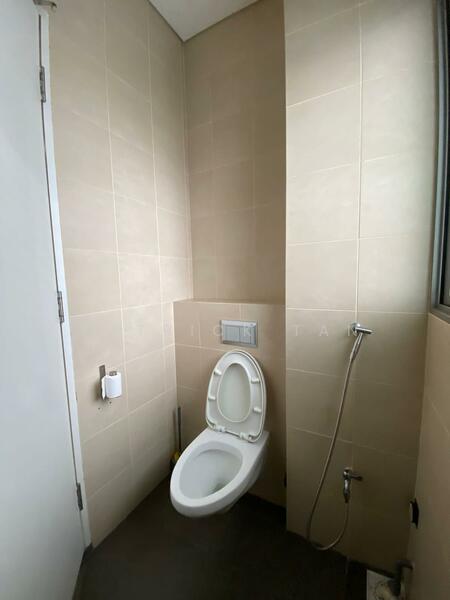 One Pemimpin, 1 Pemimpin Drive, 1,012 sqft, Light Industrial (B1) For Sale, by Patrick Tan, 25512100 - CommercialGuru.com.sg