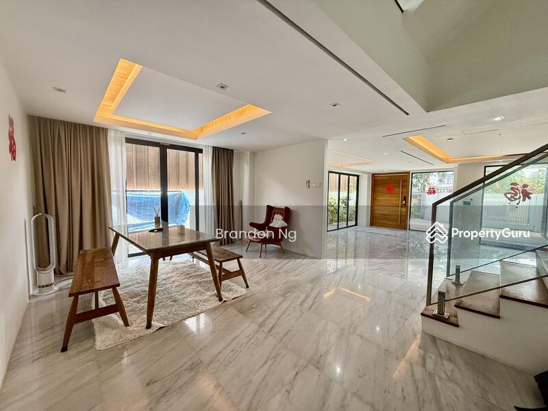 For Sale - ⭐️⭐️LANDED7772 @ RENOVATED SEMI-D OFF SIGLAP