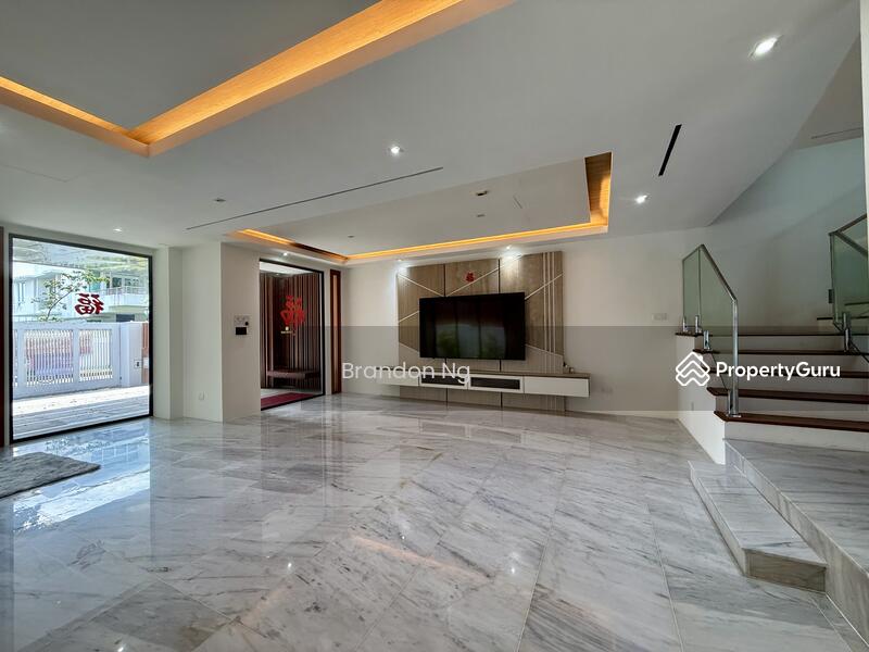 For Sale - ⭐️⭐️LANDED7772 @ RENOVATED SEMI-D OFF SIGLAP
