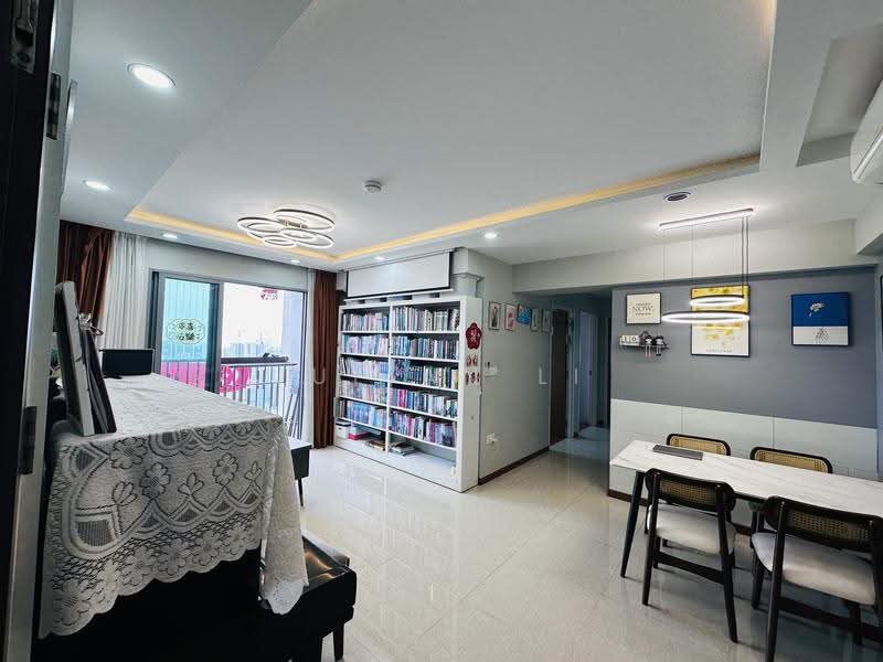 33 Margaret Drive, 33 Margaret Drive, Alexandra / Commonwealth, 3 Bedrooms, 979 sqft, HDB Flat For Sale, by Julian Li, 25514885 - Living Room - PropertyGuru.com.sg